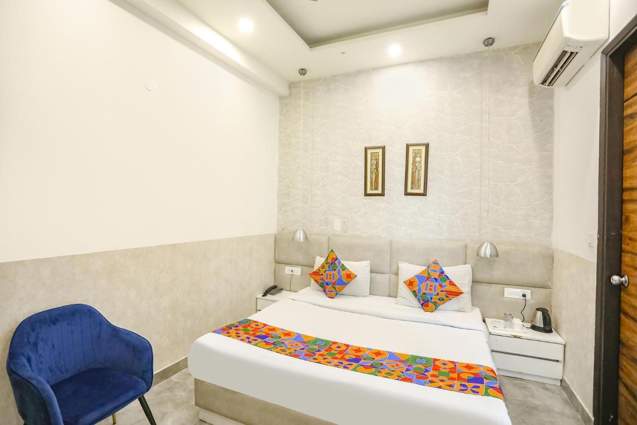 Fabhotel F9 Sector 19 Noida Eksteriør billede