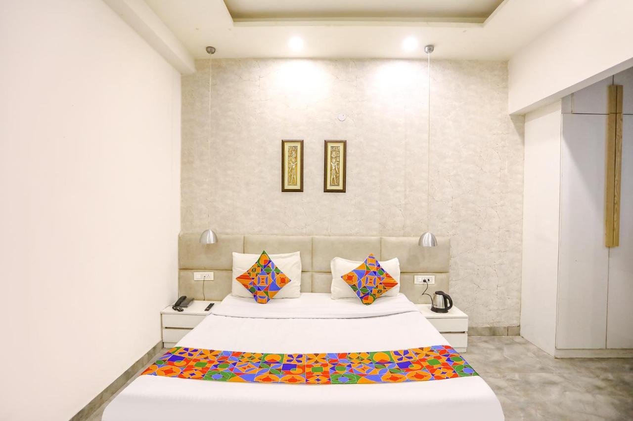 Fabhotel F9 Sector 19 Noida Eksteriør billede