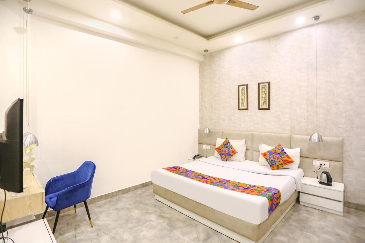 Fabhotel F9 Sector 19 Noida Eksteriør billede