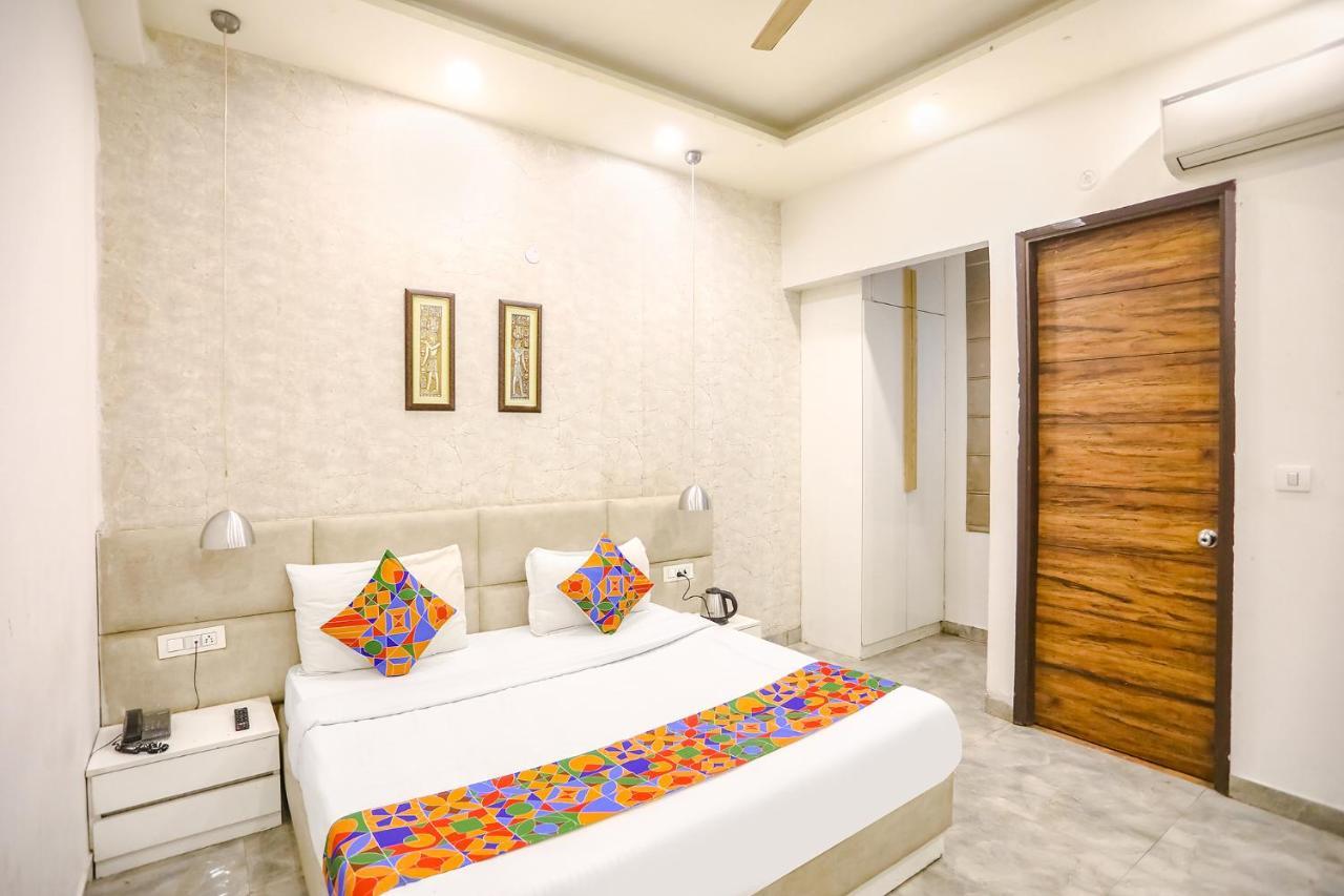 Fabhotel F9 Sector 19 Noida Eksteriør billede