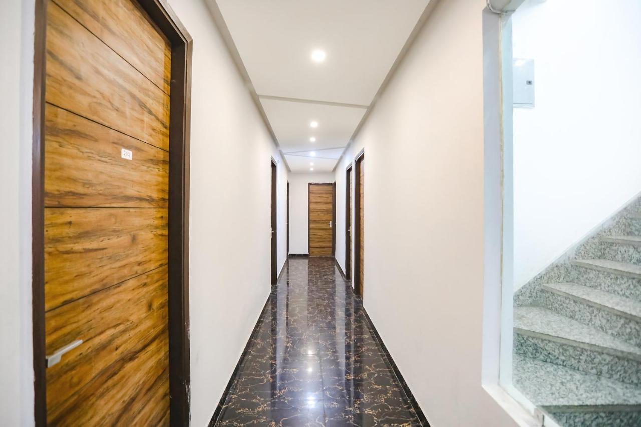 Fabhotel F9 Sector 19 Noida Eksteriør billede