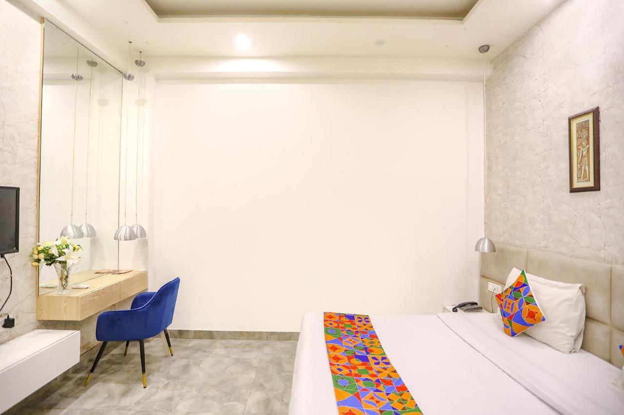 Fabhotel F9 Sector 19 Noida Eksteriør billede