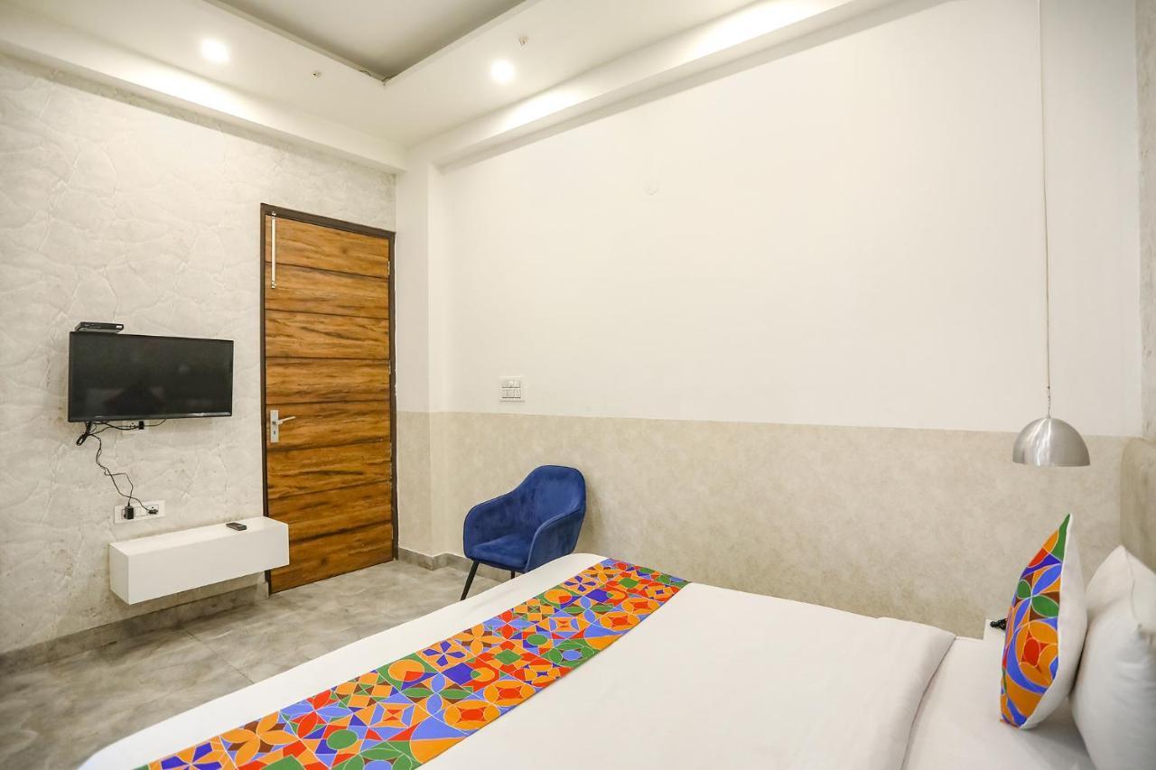 Fabhotel F9 Sector 19 Noida Eksteriør billede