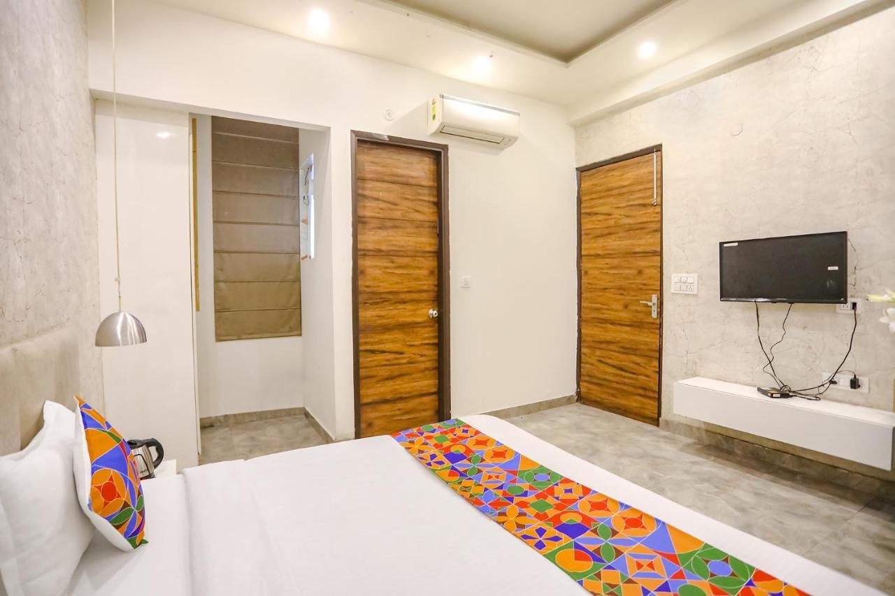 Fabhotel F9 Sector 19 Noida Eksteriør billede