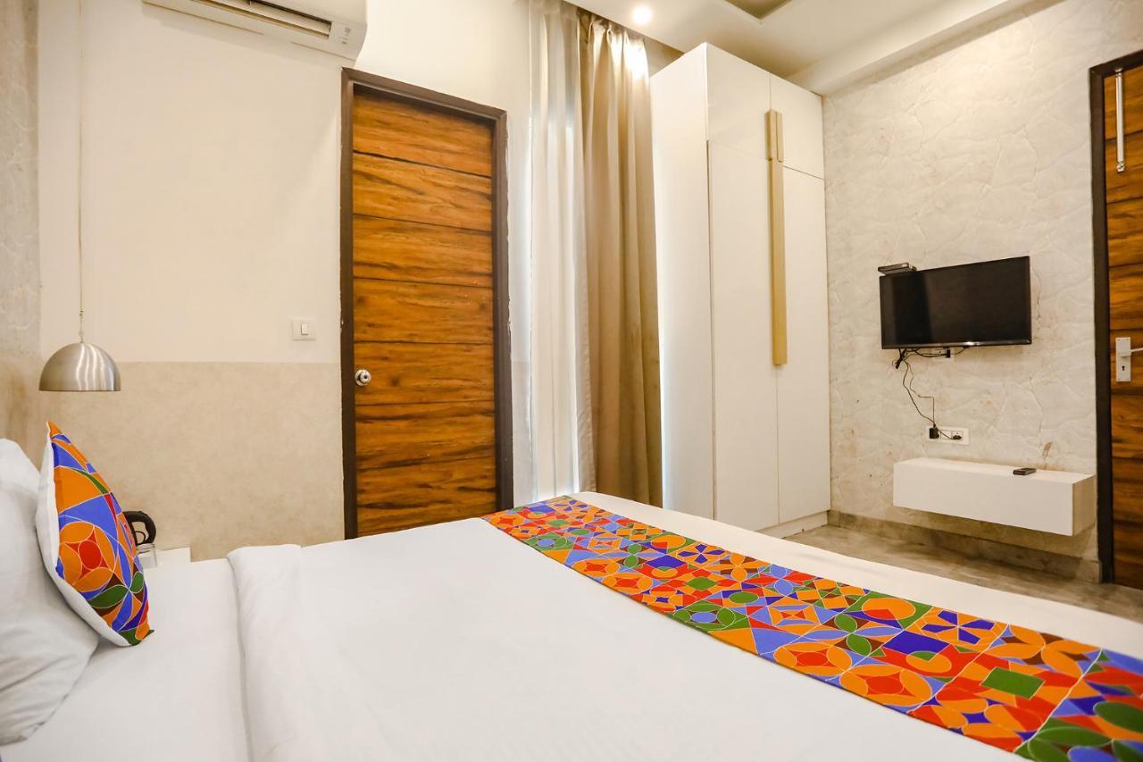 Fabhotel F9 Sector 19 Noida Eksteriør billede