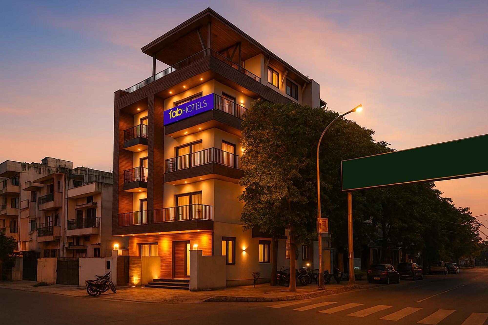 Fabhotel F9 Sector 19 Noida Eksteriør billede